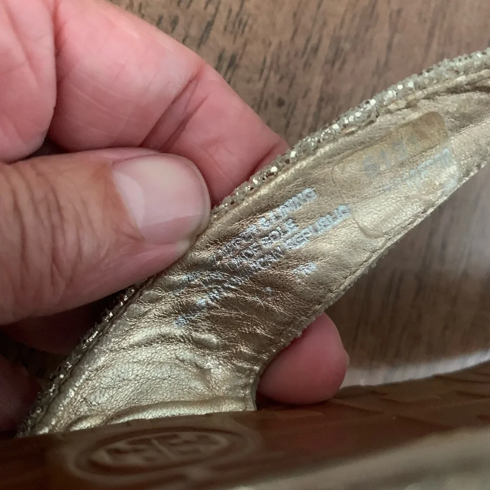 Tory Burch Thora gold flip flop sandals - Picture 3 of 5